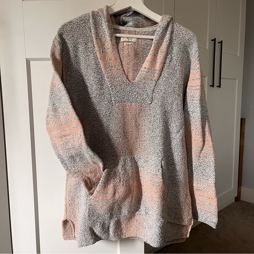 TNA Baja pullover hoodie size M